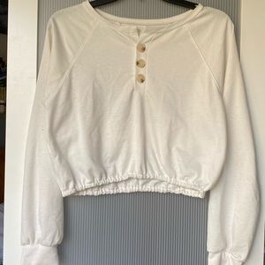 White crop top sweater